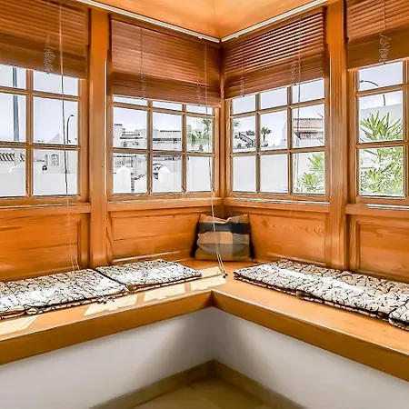 Casa Leo 펜션 아데제